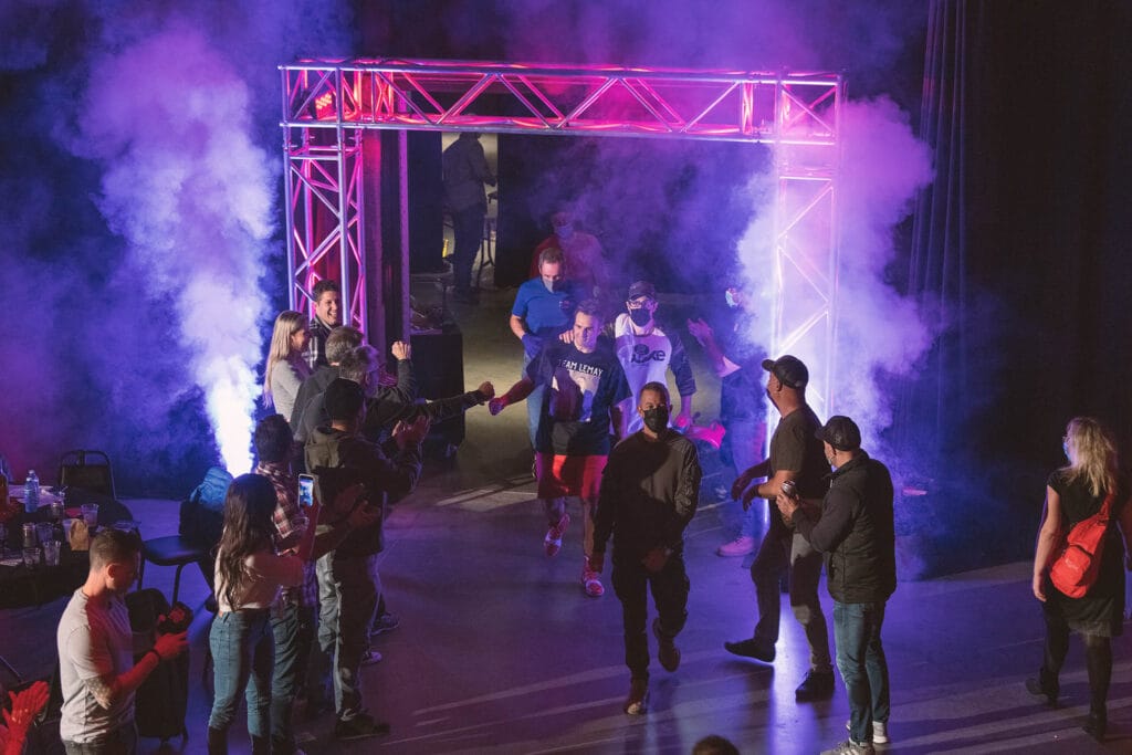 Fight Night événement de boxe amateur comparable à une championnat du monde professionnel.